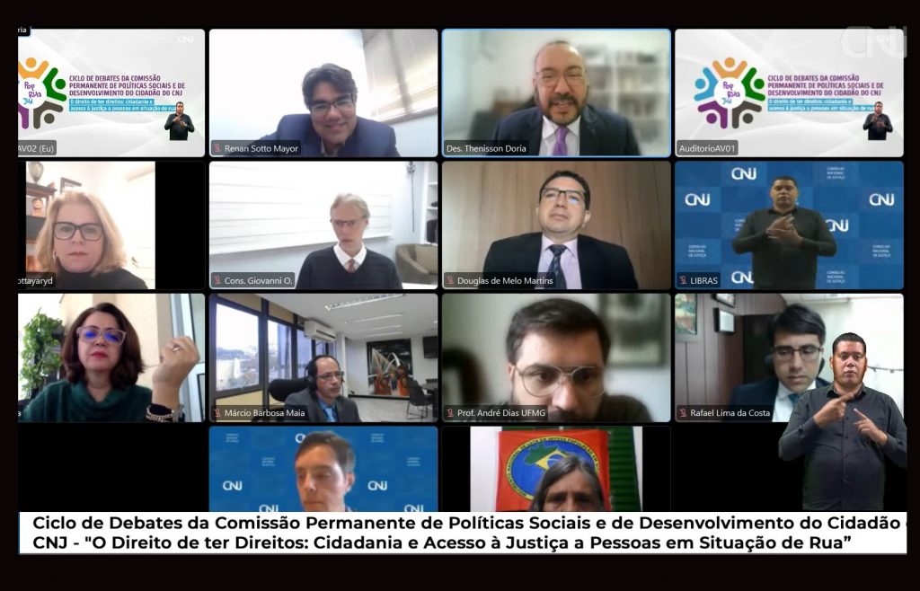 Imagem mostra videoconferência com 12 participantes do Ciclo de Debates da Comissão Permanente de Políticas Sociais e de Desenvolvimento do Cidadão do Conselho Nacional de Justiça (CNJ)