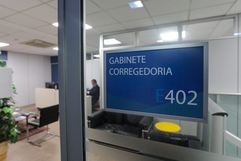 Placa sinaliza entrada da Corregedoria Nacional de Justiça