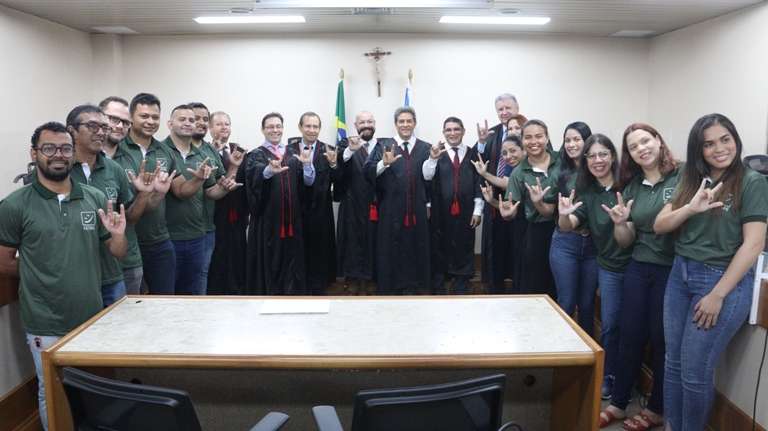Você está visualizando atualmente Treze profissionais com deficiência começam a trabalhar em Corte amapaense