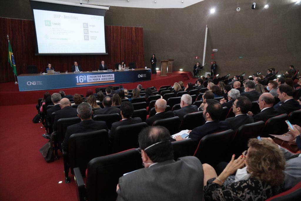 O corregedor nacional de Justiça, Luis Felipe Salomão, as juízas auxiliares da Corregedoria Nacional Caroline Tauk e Carolina Ranzolin e o juiz auxiliar da Corregedoria Nacional Daniel Vianna conduziram plenária para aprovação de metas e diretrizes.