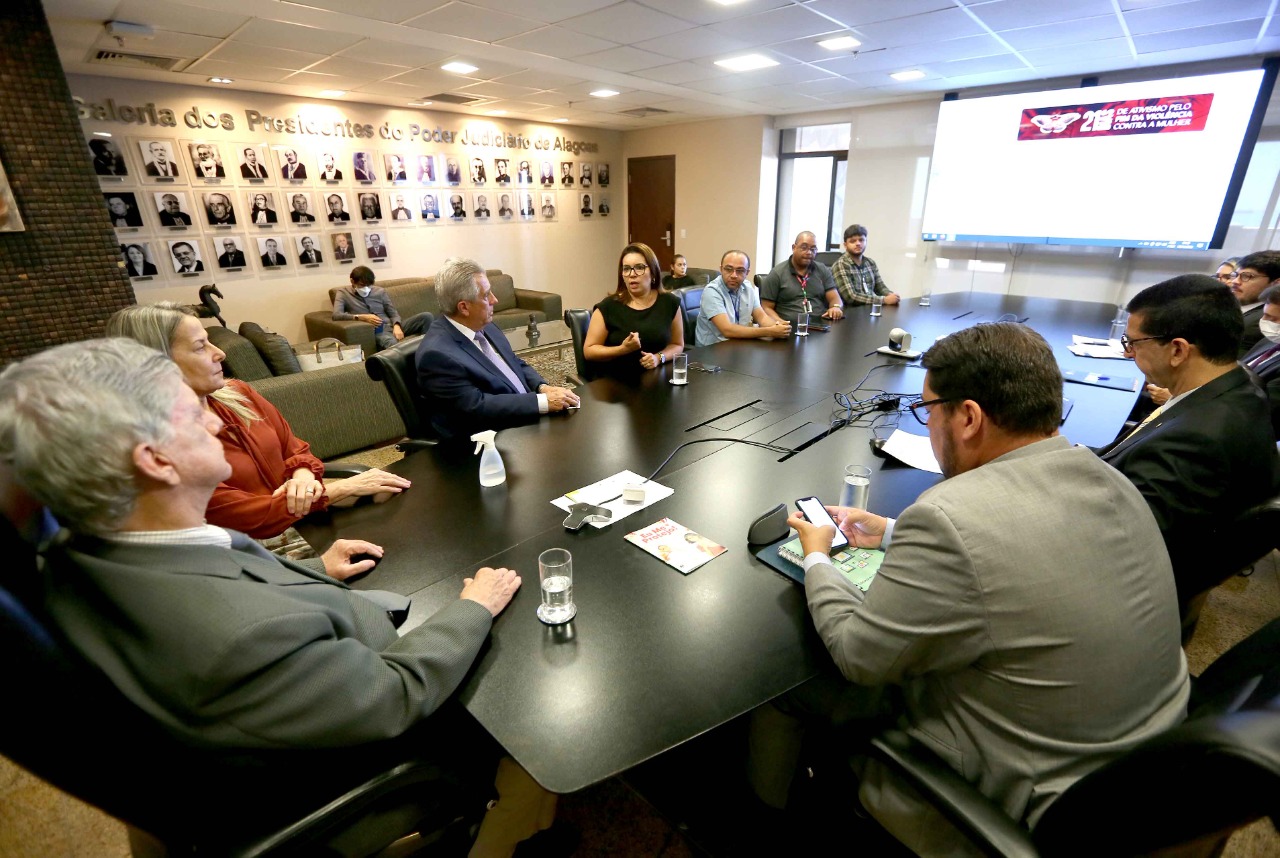 Você está visualizando atualmente Violência doméstica: corte alagoana apoia a ação que dá empregos a vítimas