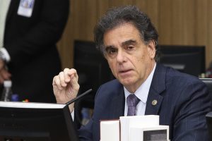 Read more about the article Mantida pena de censura a juiz que depreciou decisões judiciais
