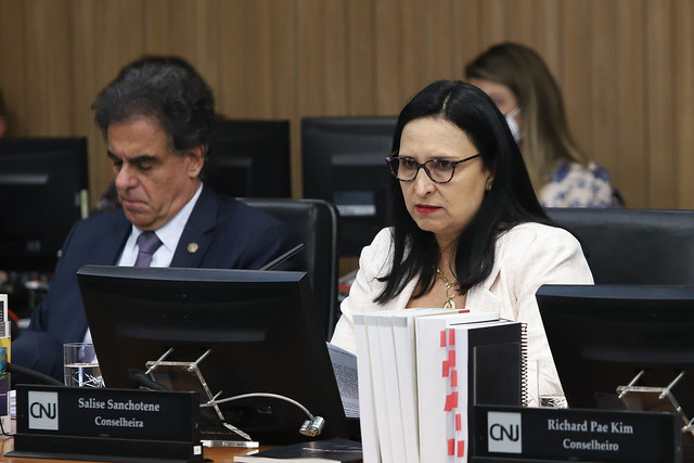 Leia mais sobre o artigo CNJ aplica punição de aposentadoria compulsória a juiz por assédio sexual