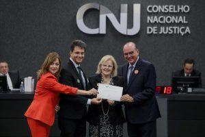Vencedores do XIII Prêmio Conciliar é Legal são agraciados pelo CNJ