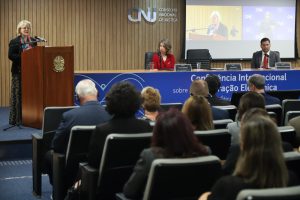 Read more about the article Judiciário deve evitar retroalimentar estigma ao aplicar monitoração eletrônica, diz Rosa Weber