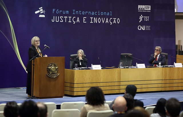 Você está visualizando atualmente Desafios do avanço tecnológico no Judiciário pautam abertura de evento sobre inovação