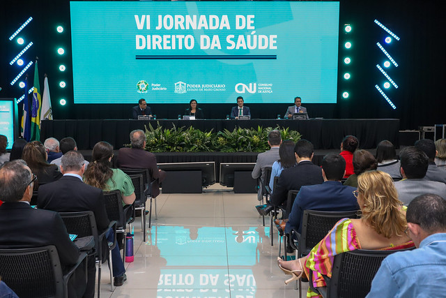 Você está visualizando atualmente Especialistas avaliam impacto de decisões judiciais sobre tecnologias não incorporadas ao SUS