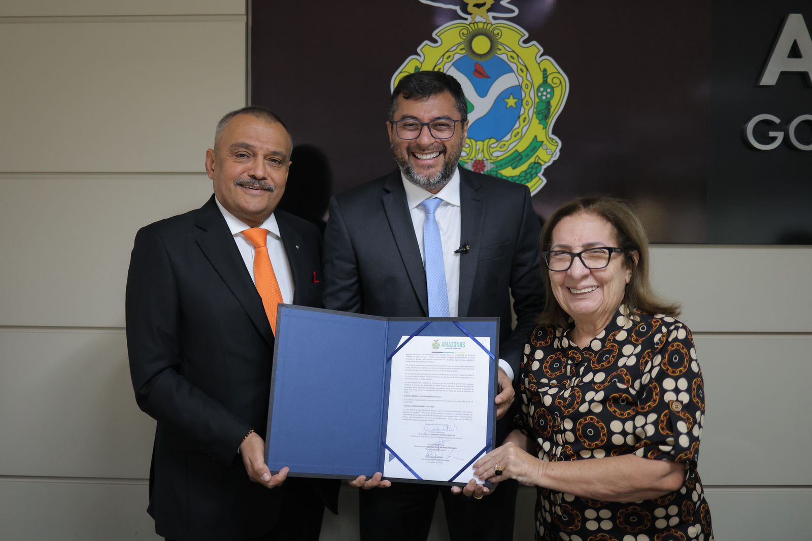 Você está visualizando atualmente Judiciário e Executivo assinam acordo para avançar na regularização fundiária no AM
