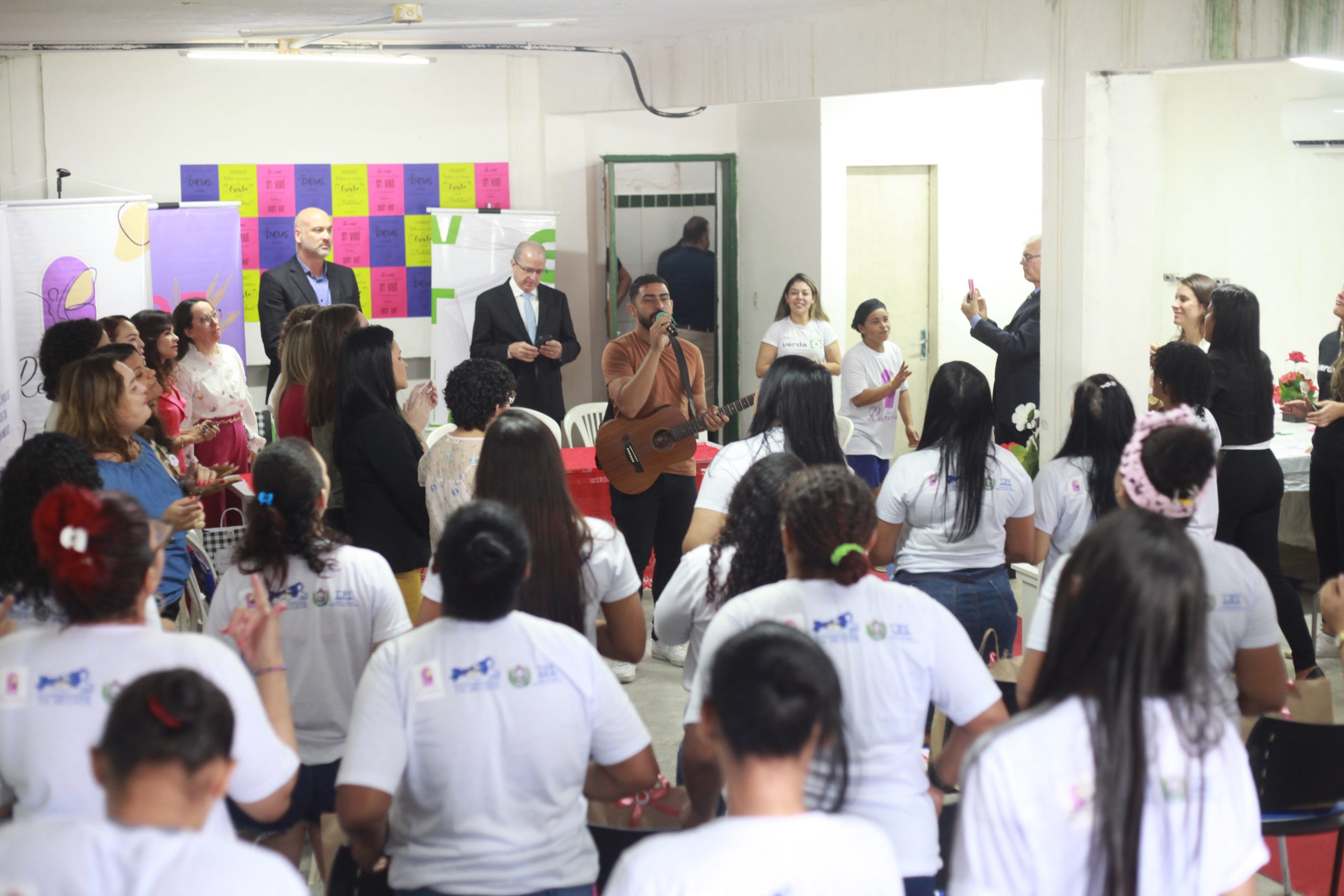 Você está visualizando atualmente Reeducandas da Penitenciária de Abreu e Lima, em PE, concluem capacitação