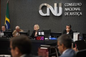 Read more about the article Defesa da democracia e aprovação do orçamento para 2024 abrem sessão do CNJ
