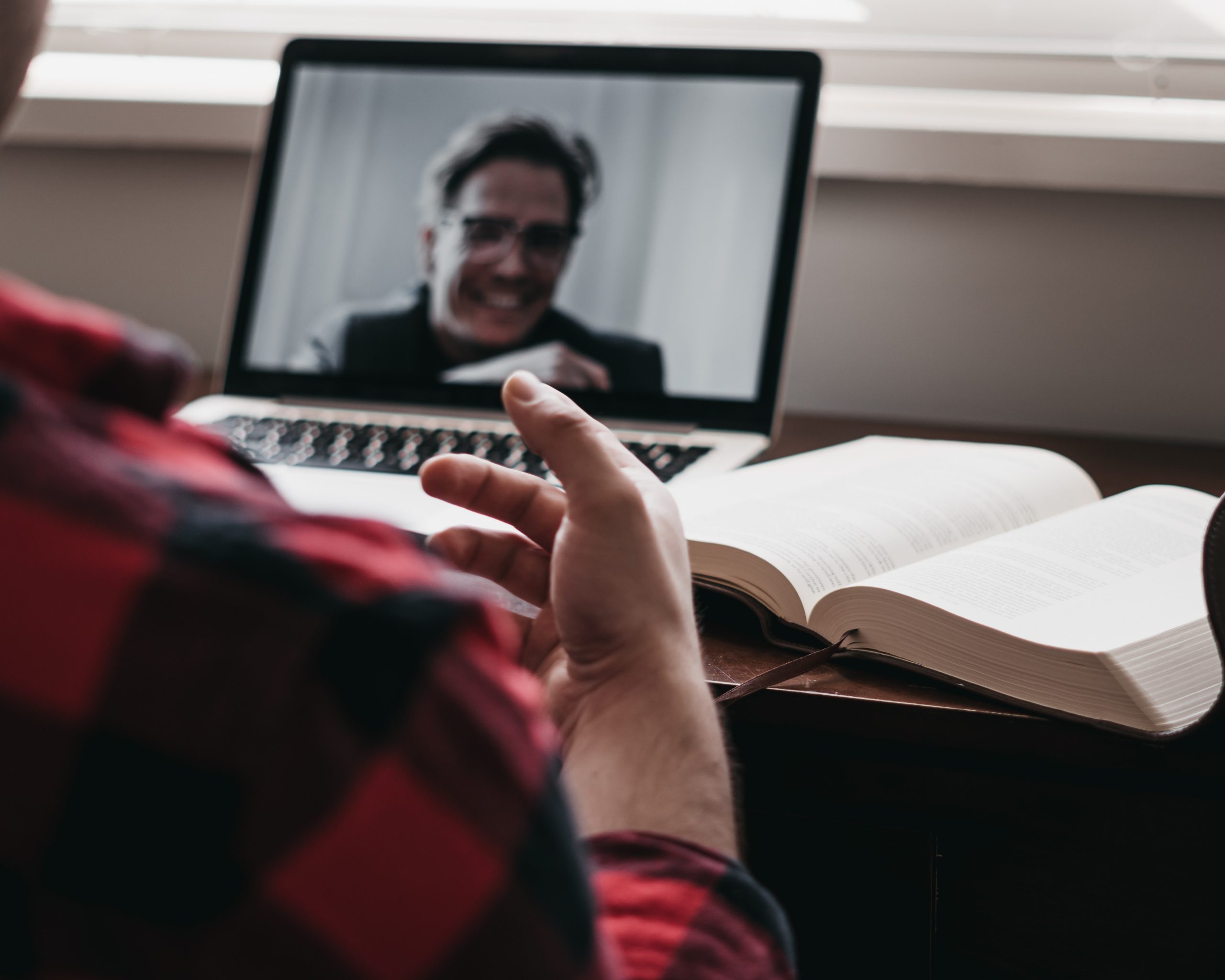 Você está visualizando atualmente Novo curso on-line para fortalecimento das audiências de custódia está disponível