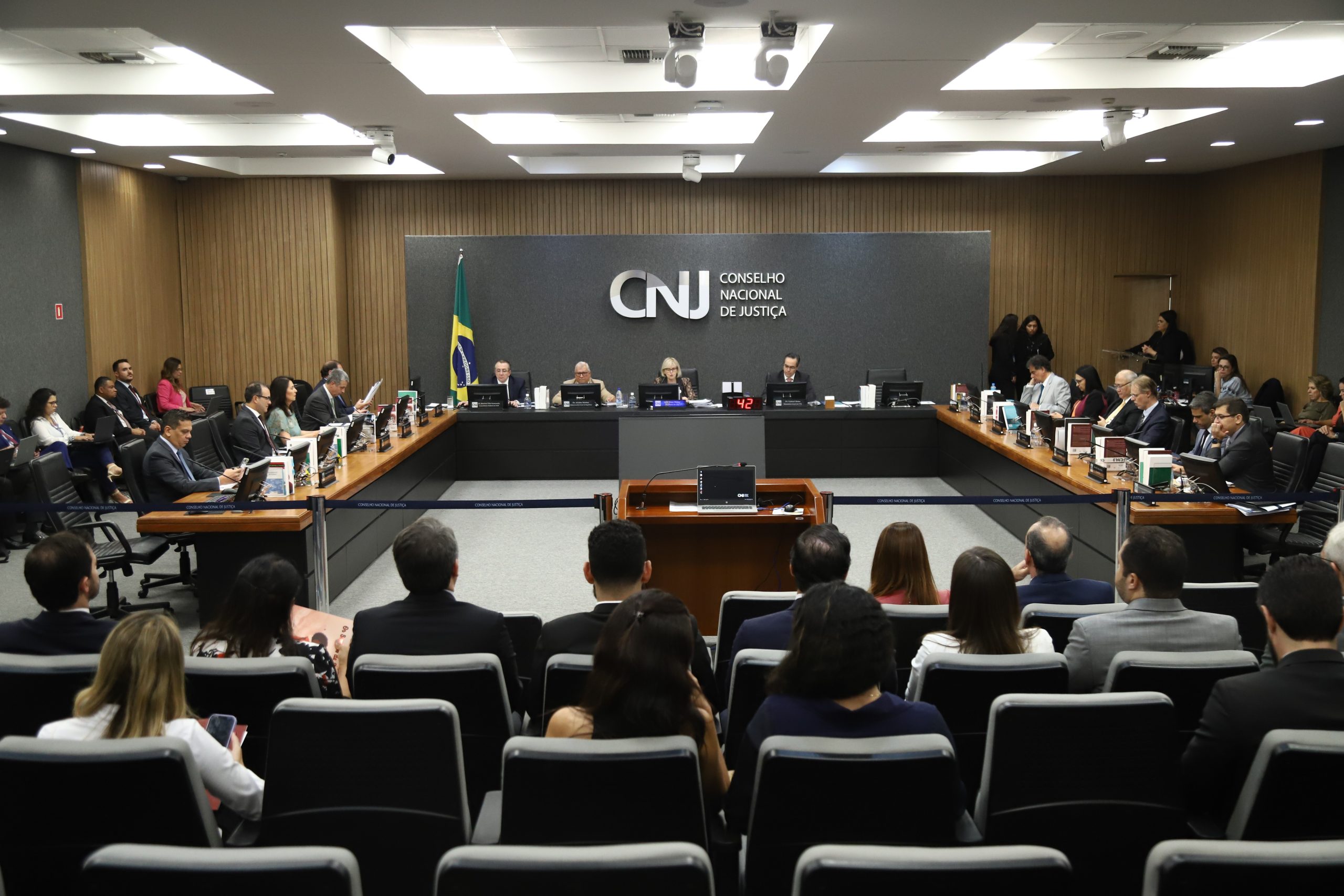 Você está visualizando atualmente CNJ aprova regra de gênero para a promoção de juízes e juízas