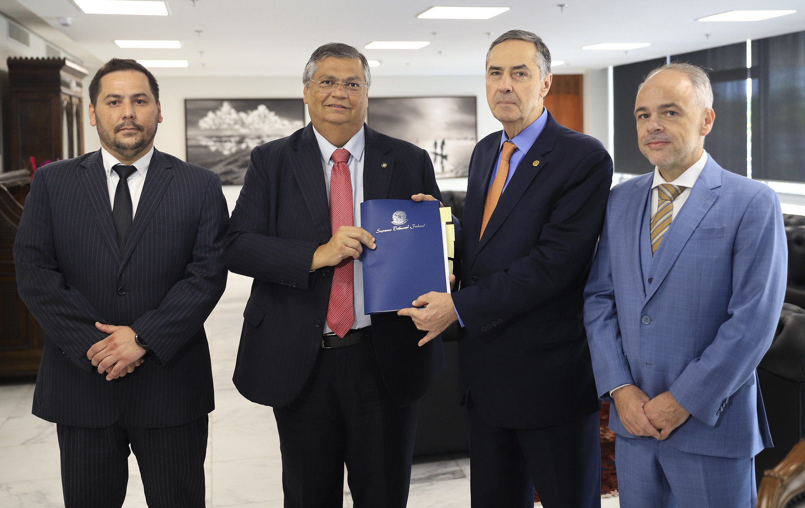 Você está visualizando atualmente Nota sobre a reunião entre o presidente do STF e do CNJ e o ministro da Justiça