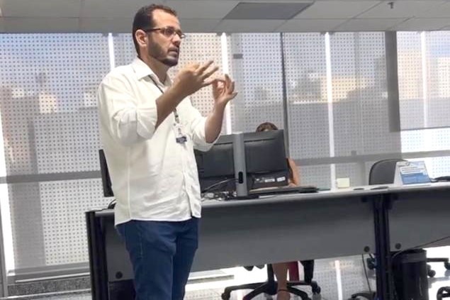 Você está visualizando atualmente Acessibilidade: em Goiás, Justiça do Trabalho promove audiência em libras