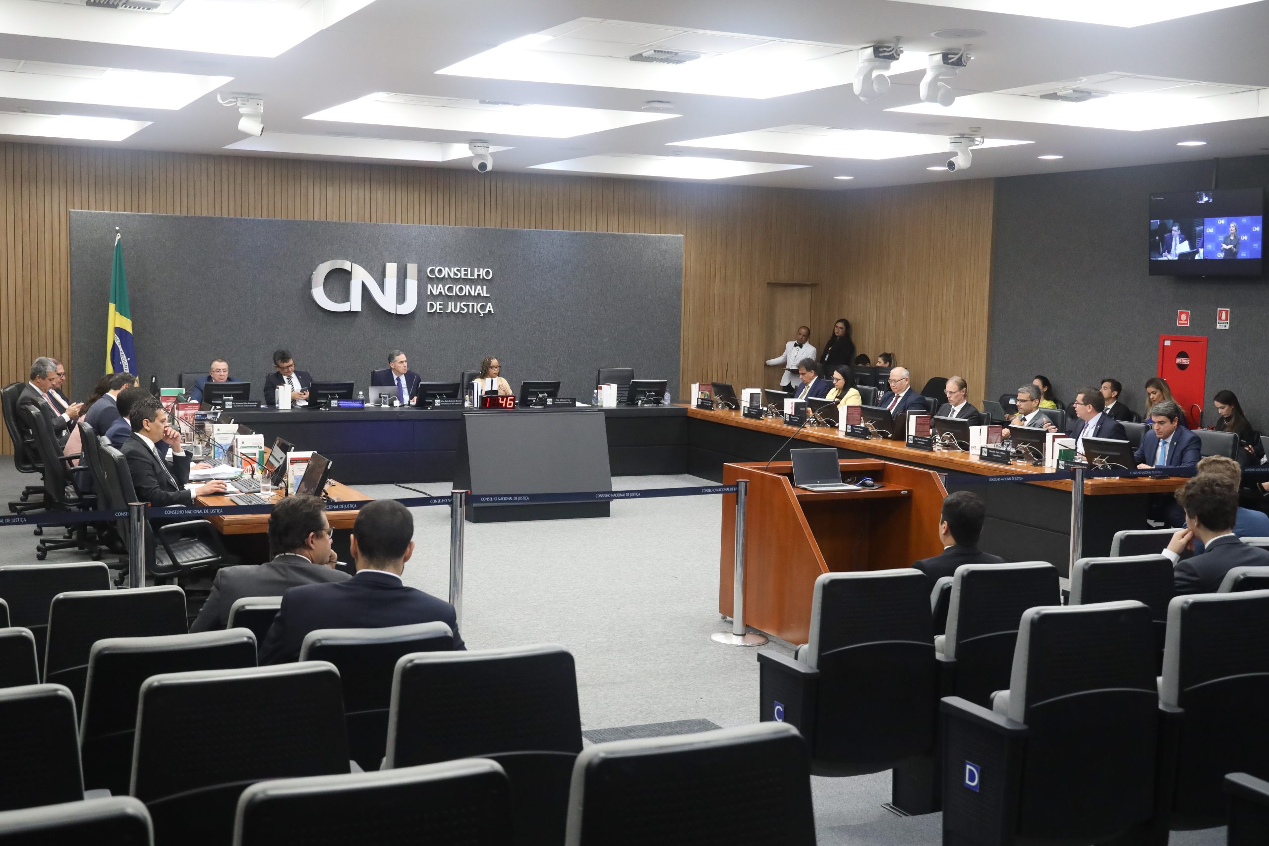 Você está visualizando atualmente Juiz recebe pena de censura por demora de cinco meses para libertar preso no Ceará