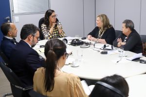 Read more about the article Comitiva americana ouve experiências do Judiciário brasileiro no combate ao tráfico de pessoas e crime organizado