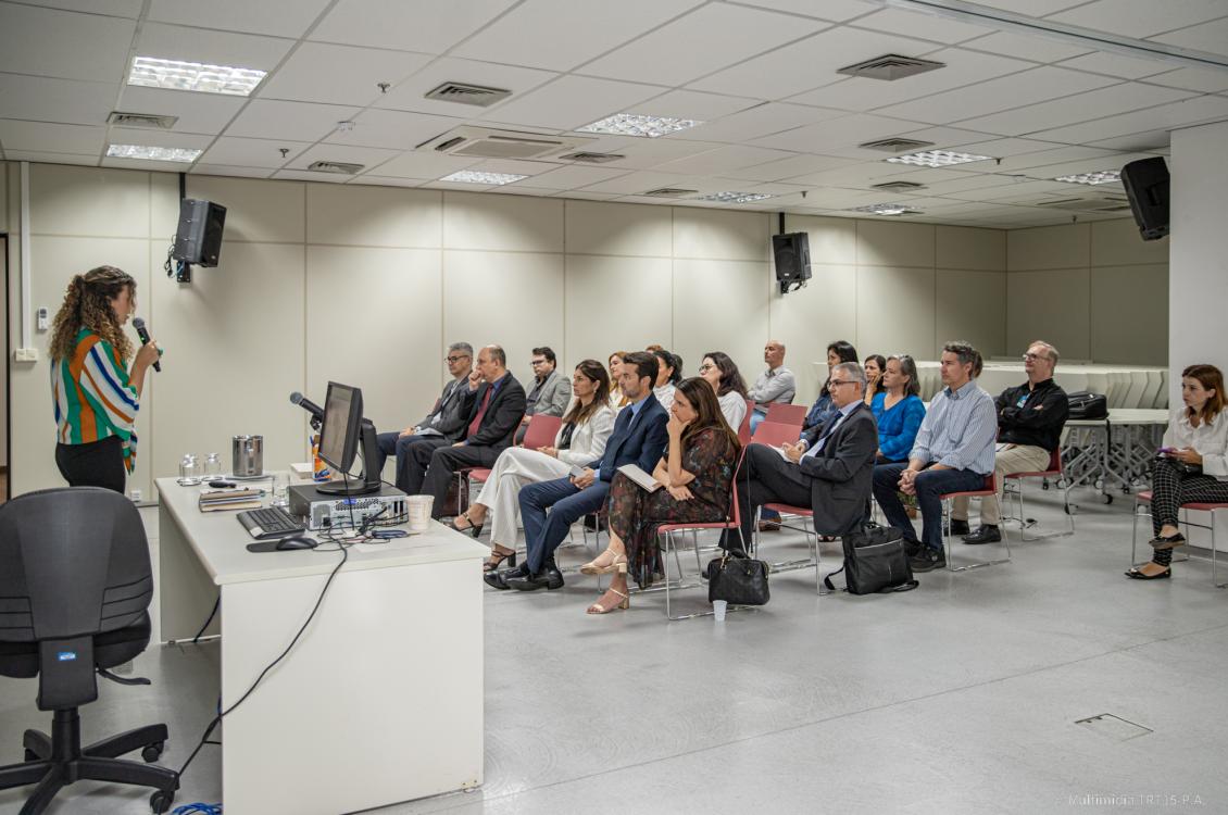 Você está visualizando atualmente Justiça do Trabalho de Campinas promove debate sobre escuta qualificada de vítimas de tráfico de pessoas