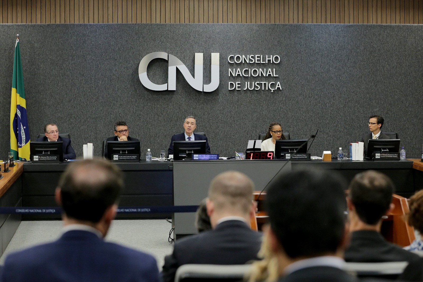 Você está visualizando atualmente À frente do CNJ, ministro Barroso buscará eficiência da Justiça e promoção dos direitos humanos