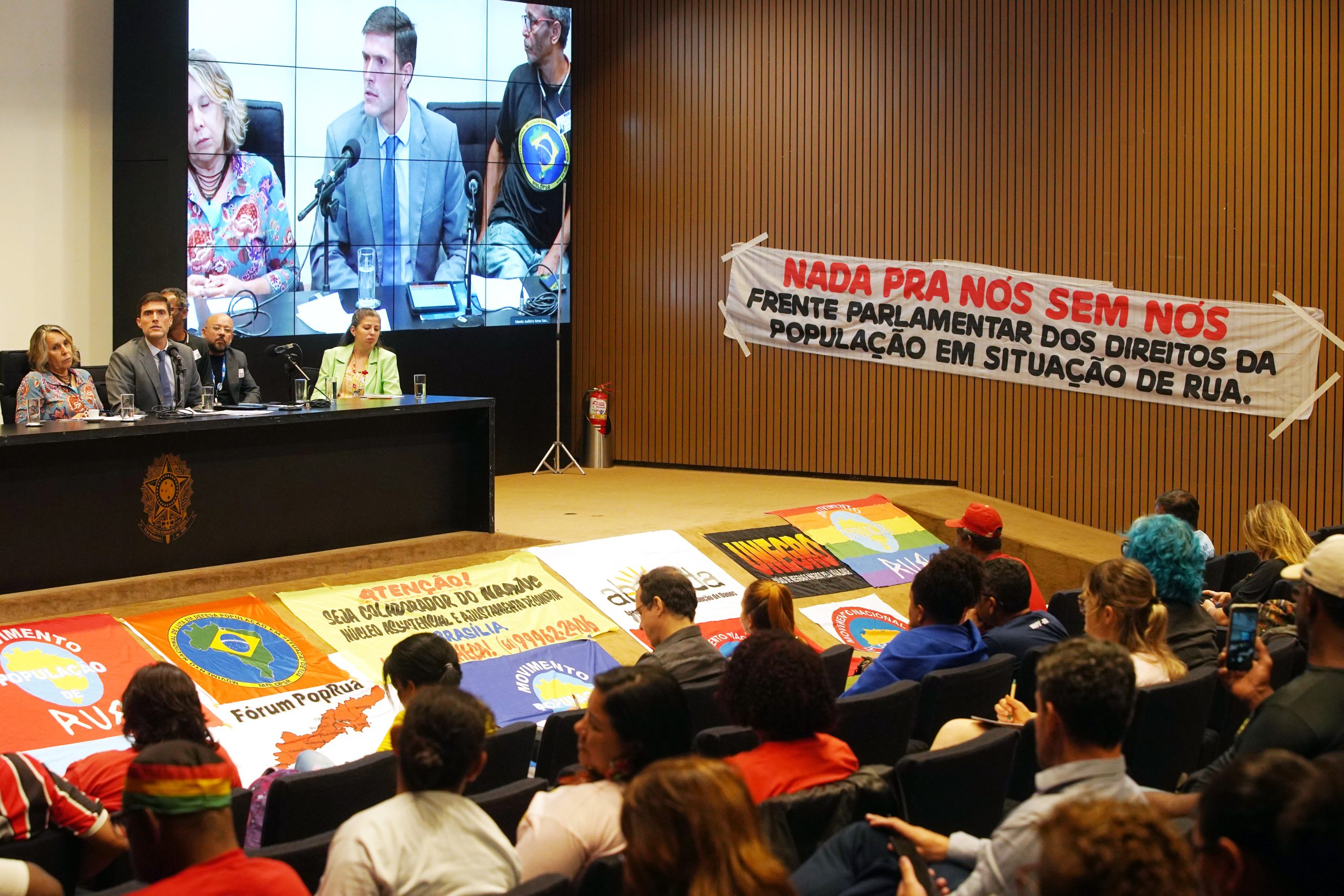 Você está visualizando atualmente Política do Judiciário em prol das pessoas em situação de rua é apresentada em seminário na Câmara dos Deputados