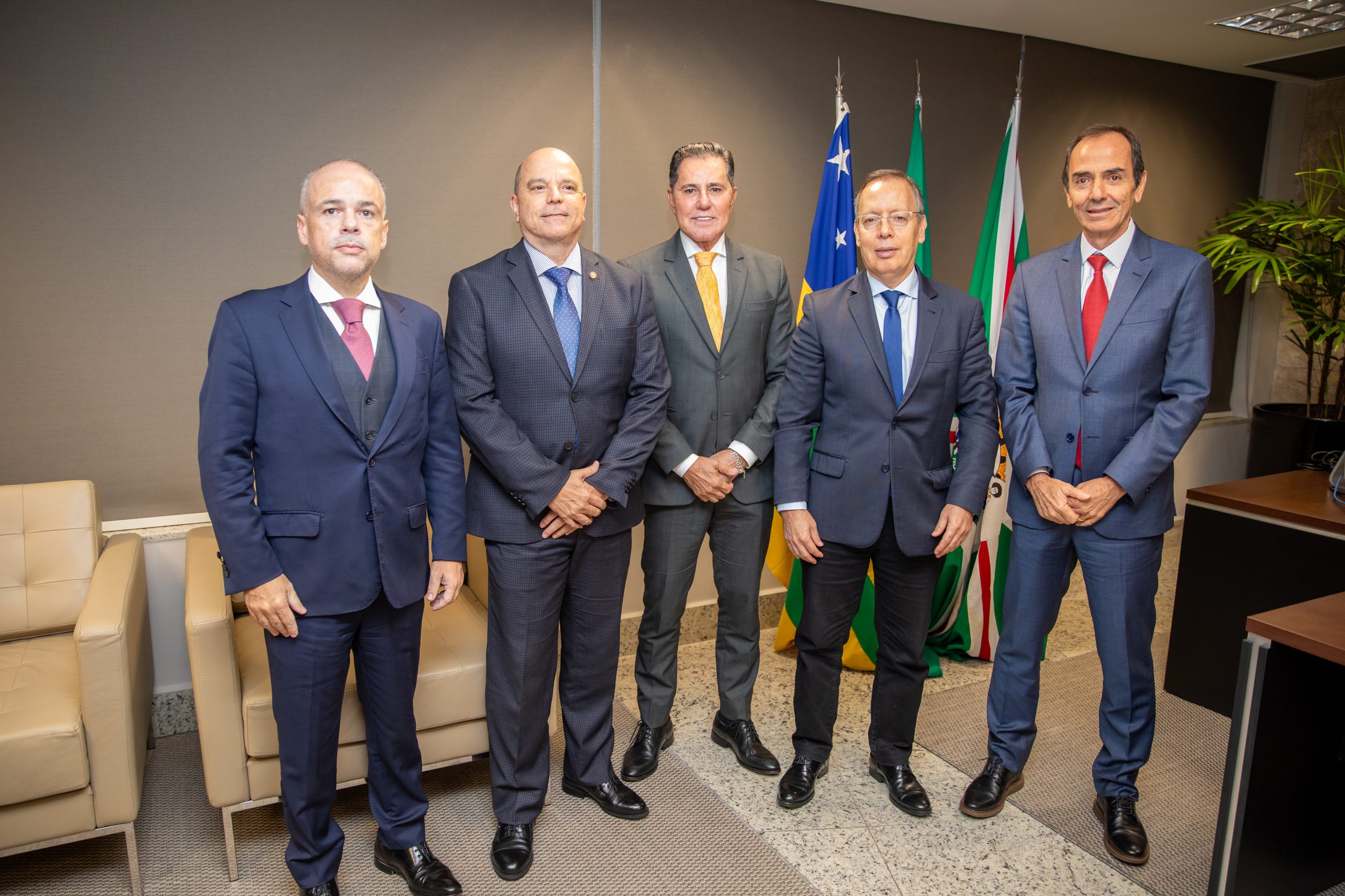 Você está visualizando atualmente Representantes do CNJ discutem a implementação de melhorias no sistema prisional de Goiás
