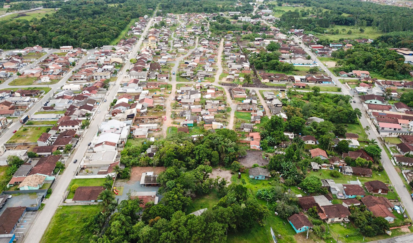 Você está visualizando atualmente Justiça Federal catarinense realiza visita técnica em área de conflito fundiário