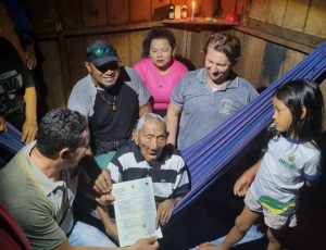 Leia mais sobre o artigo Indígena de 109 anos recebe 1ª Certidão de Nascimento em ação da Justiça do Amazonas