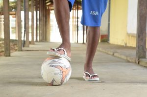 Leia mais sobre o artigo Justiça Restaurativa: com bola no pé, jovem socioeducando do Acre procura transformar vida