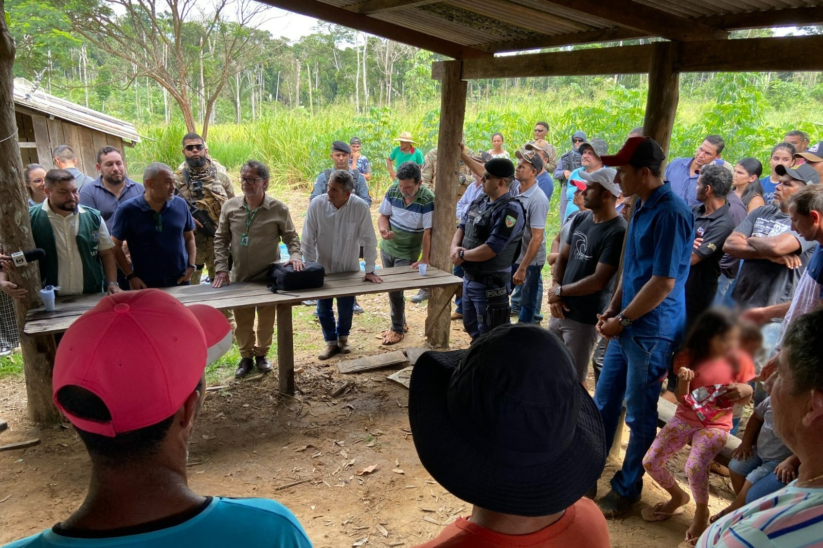 Você está visualizando atualmente Corregedoria de Justiça do Amazonas participa de operação em área de disputa fundiária
