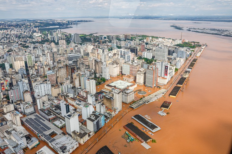 Você está visualizando atualmente CNJ suspende audiências e julgamentos com origem no RS ou que tenham advogados inscritos na OAB do estado