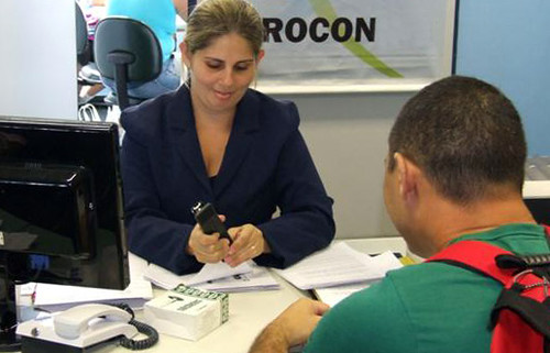 Você está visualizando atualmente Superendividamento: repactuação de dívidas pode ocorrer nos Procons