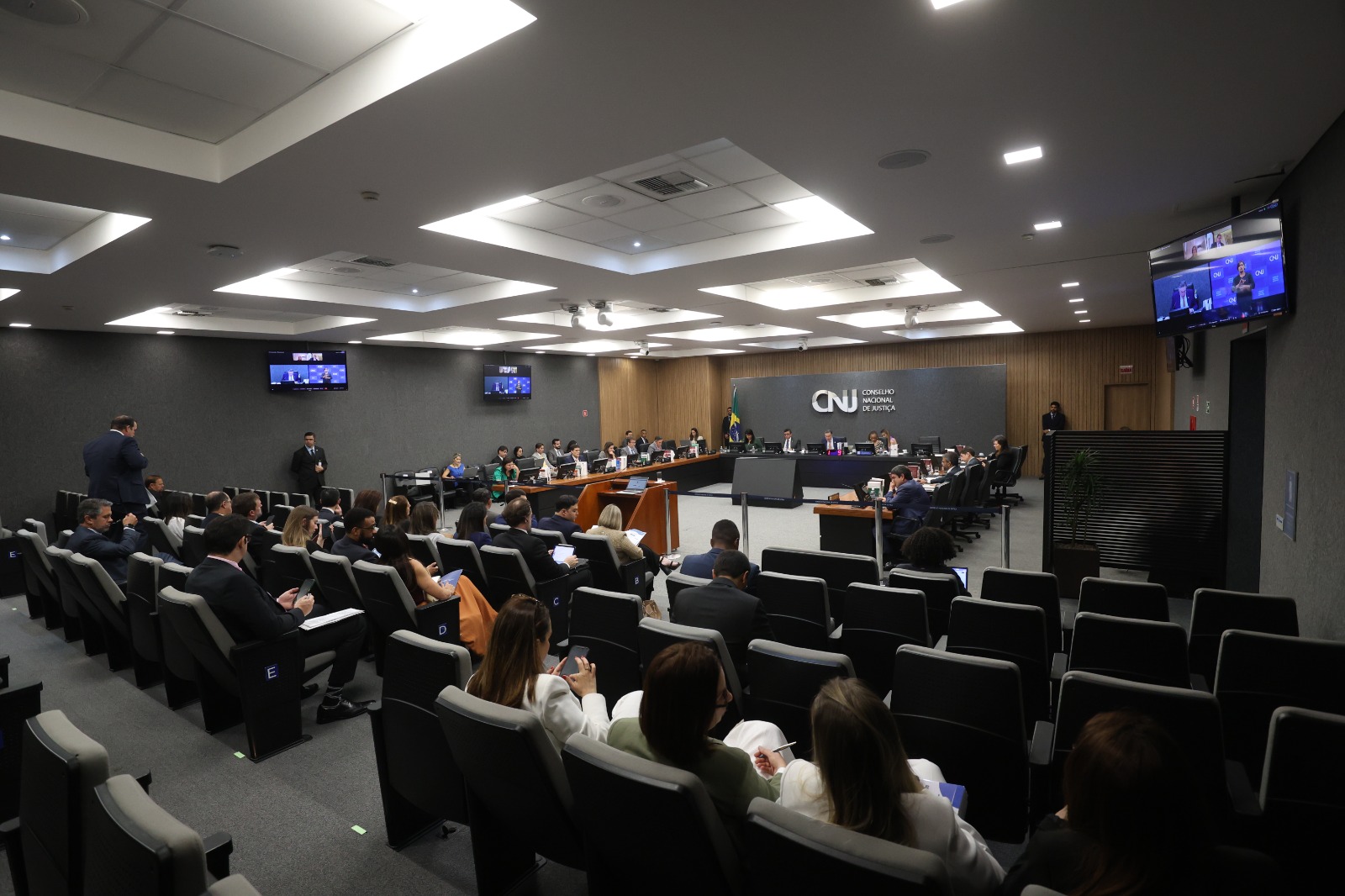 Você está visualizando atualmente Barroso destaca mais de 10 mil atendimentos no Amazonas pelo CNJ e diversas instituições
