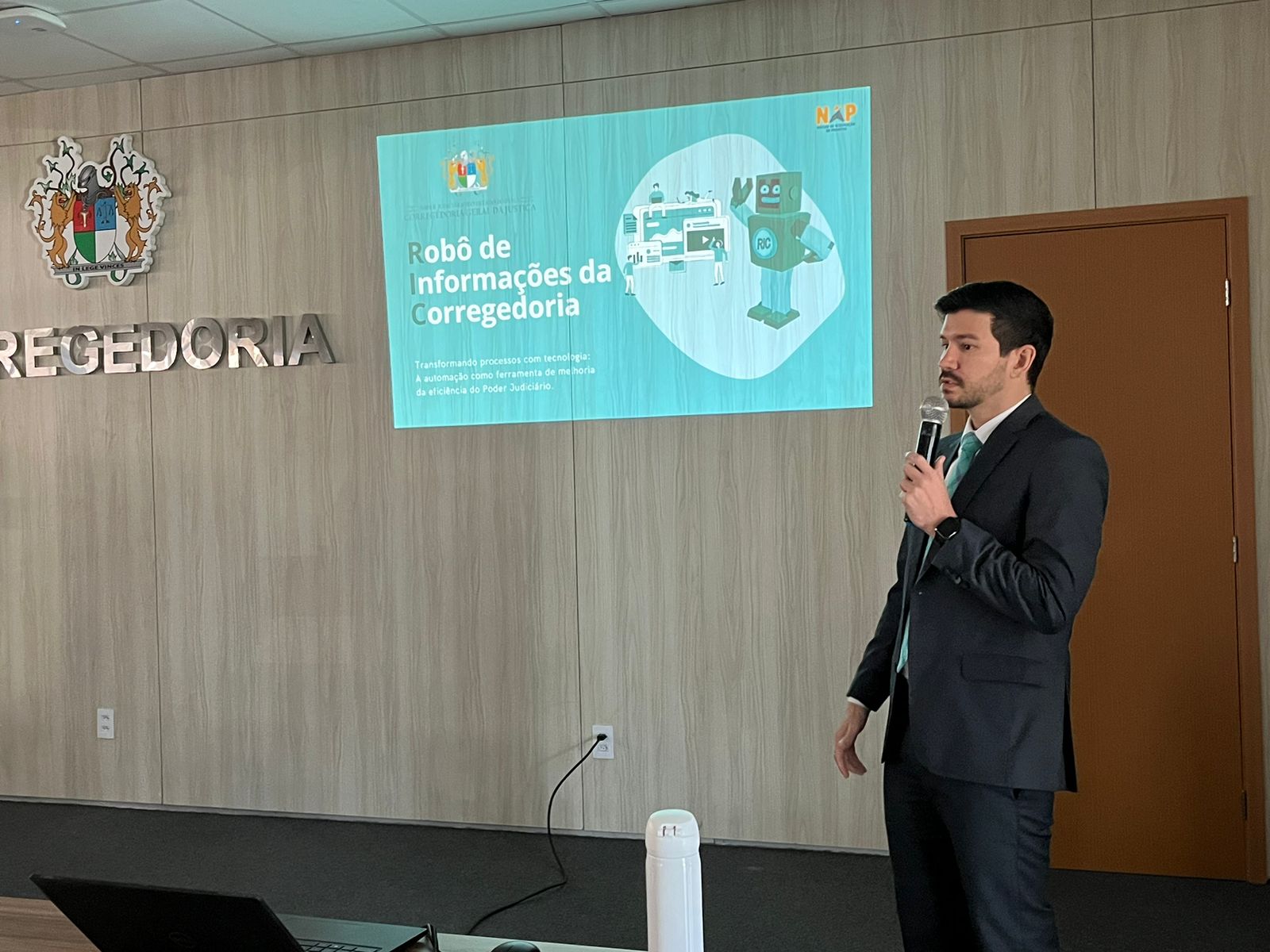 Você está visualizando atualmente Justiça e tecnologia: Corregedoria piauiense recebe visita da comitiva do TJMT