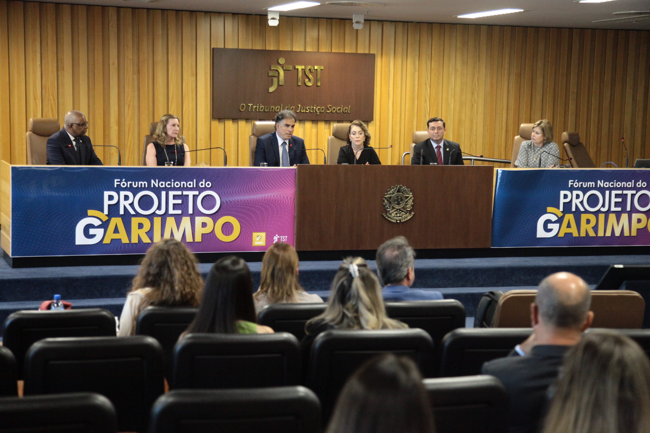 Você está visualizando atualmente Justiça do Trabalho destinará R$ 164 milhões esquecidos em contas judiciais para ajuda ao RS