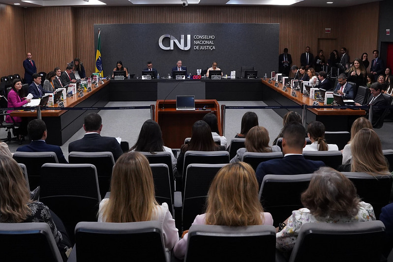 Você está visualizando atualmente Plenário suspende juiz do TRT-2 que atuou em processo de alienação de imóvel  