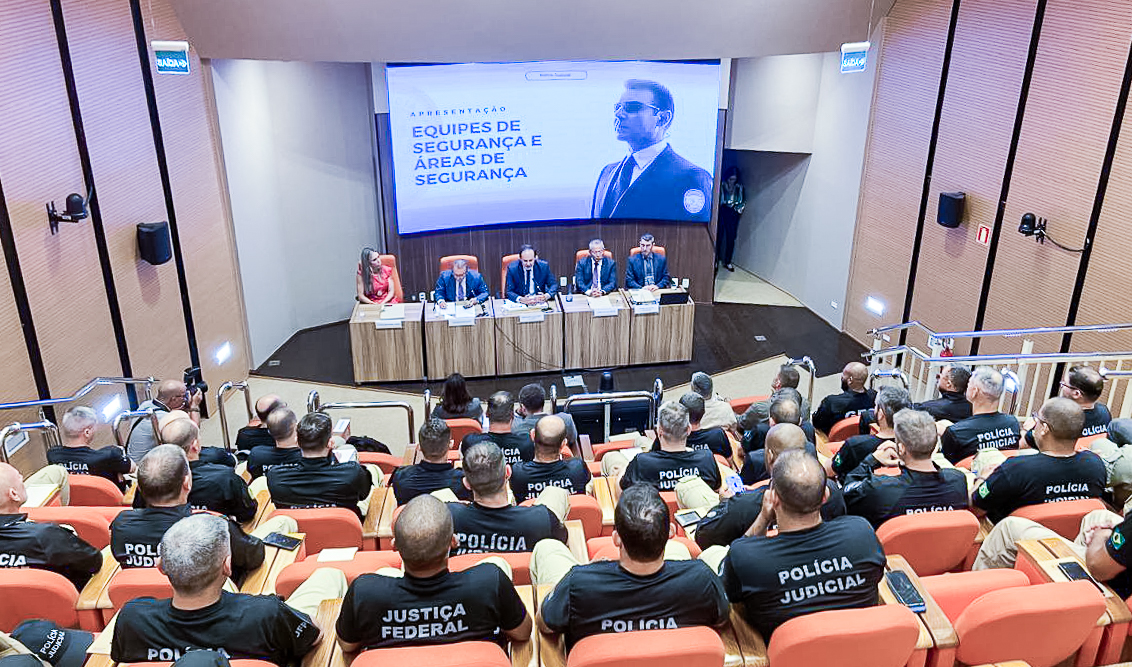 Você está visualizando atualmente Policiais judiciais do Tribunal Federal da 4.ª Região iniciam curso para proteção de autoridades
