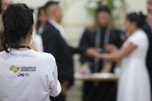 Leia mais sobre o artigo Casamento coletivo reúne 86 casais em ação da Justiça Itinerante na Amazônia Legal