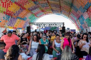 Leia mais sobre o artigo População de Maracanaú (CE) festeja o recebimento de títulos de propriedade rural