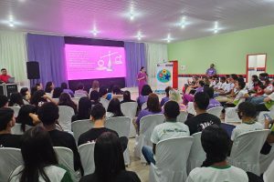 Leia mais sobre o artigo Estudantes de Messias (AL) participam de palestra sobre violência contra a mulher