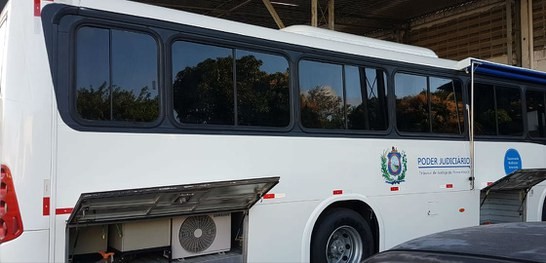 Tribunal estadual usaru00e1 veu00edculo como unidade mu00f3vel. CNJ recomenda mu00e9todo que seru00e1 usado (Divulgau00e7u00e3o/TRE-PE)