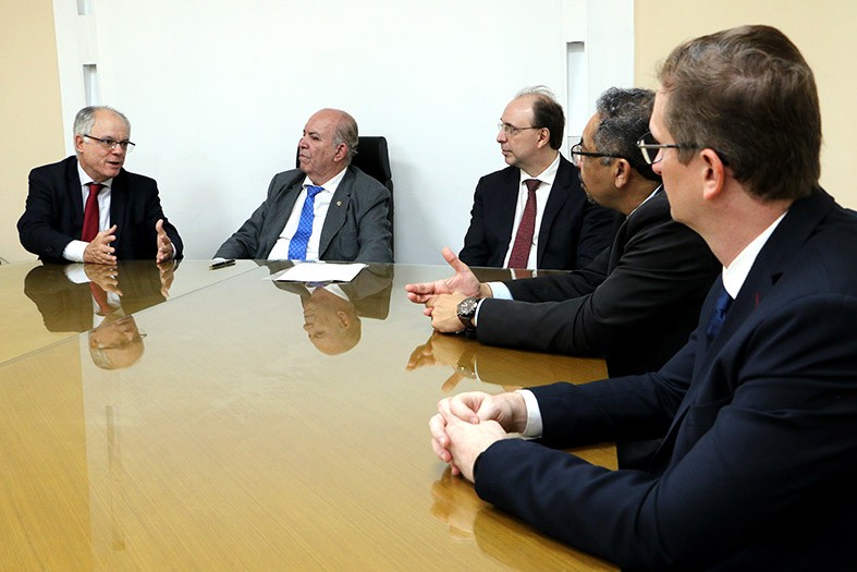 Tribunal estadual e secretaria de sau00fade lanu00e7aram pu00e1gina que envia intimau00e7u00f5es em casos clu00ednicos (Divulgau00e7u00e3o/TJES)